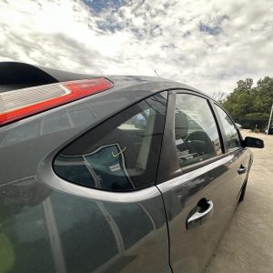 FORD FOCUS LS-LT 06/2005-07/2011 RIGHT REAR SIDE GLASS HATCHBACK