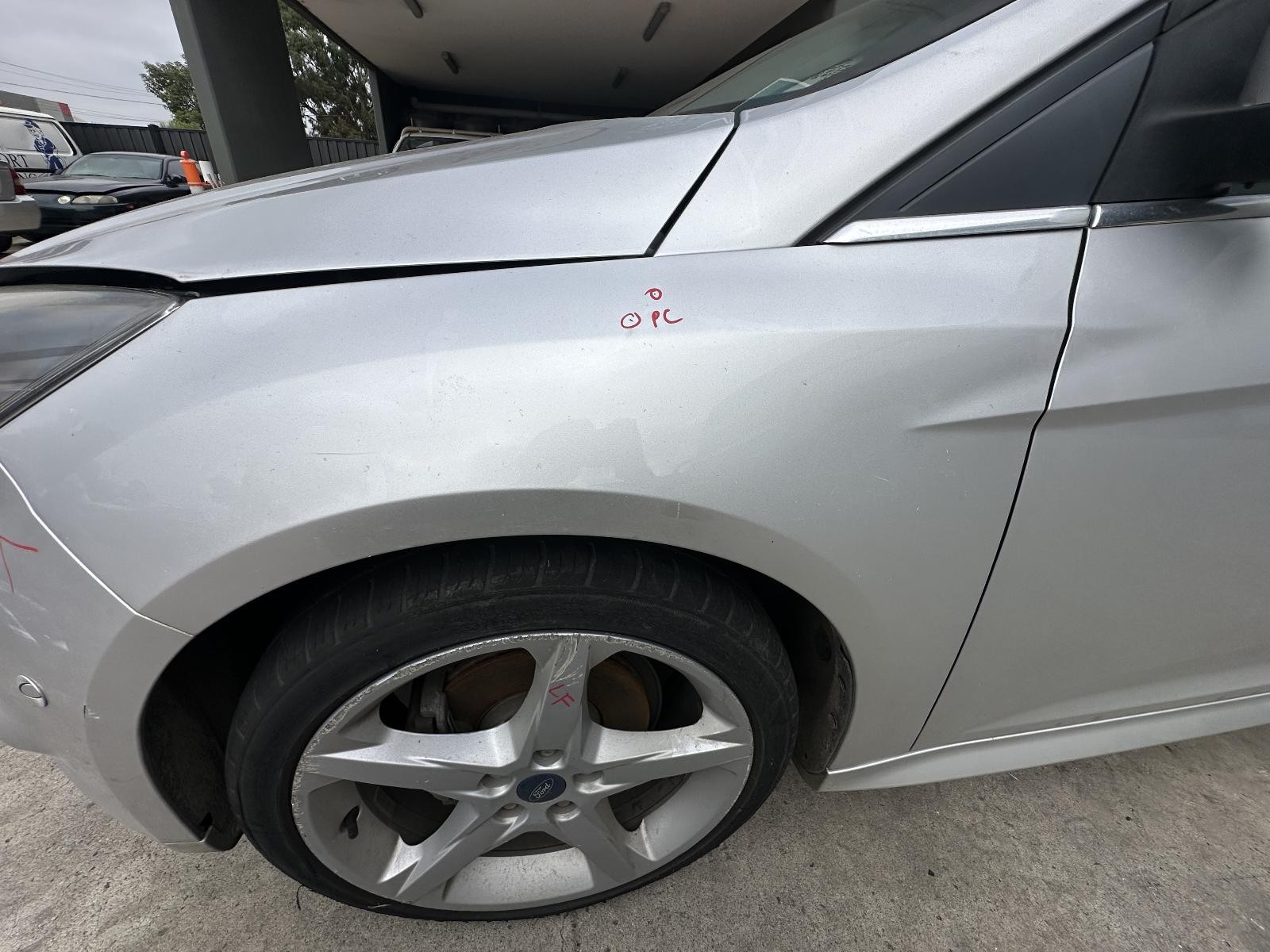 FORD FOCUS LW-LZ 05/2011-03/2014 LEFT GUARD
