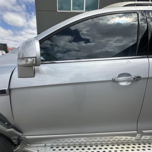 HOLDEN CAPTIVA CG 12/2013-06/2018 LEFT FRONT DOOR SHELL W/ KEYLESS ENTRY TYPE