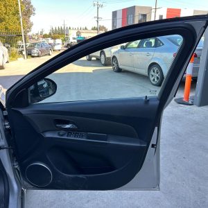 HOLDEN CRUZE JG-JH 03/2009-01/2017 RIGHT FRONT INNER DOOR HANDLE