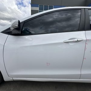 HYUNDAI I30 GD 05/2012-02/2017 LEFT FRONT DOOR WINDOW DARK TINT 5DR HATCH