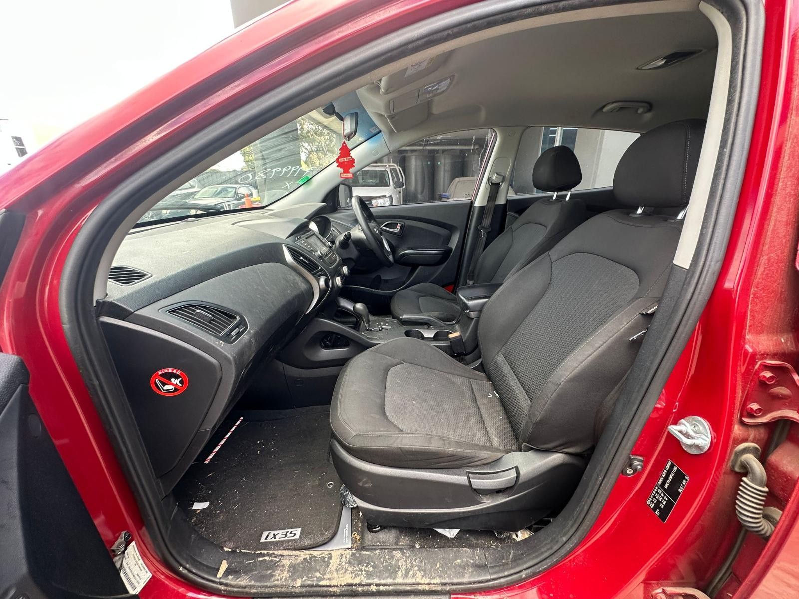 HYUNDAI IX35 LM SERIES 11/2009-01/2016 LEFT FRONT DOOR SHELL WITH MOULD TYPE - Image 7