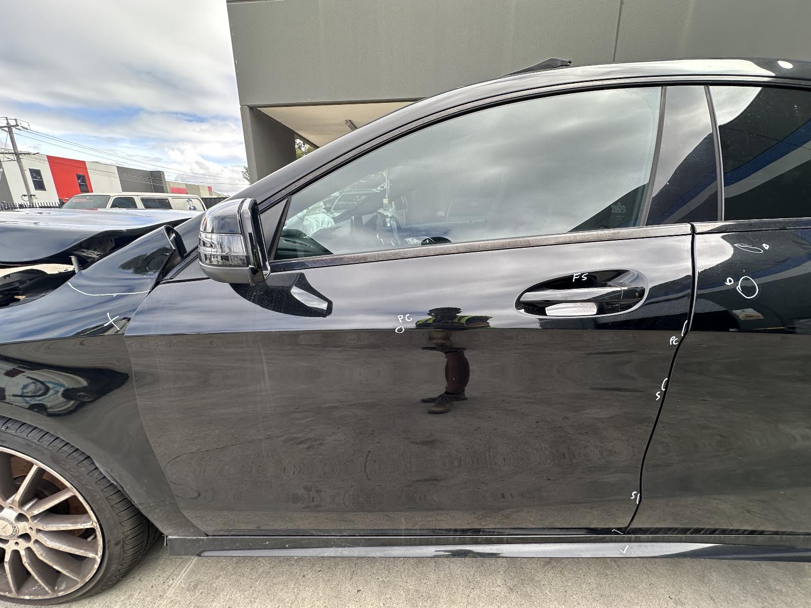 MERCEDES CLA CLASS C117/X117 09/2013-01/2019 LEFT FRONT DOOR WINDOW SEDAN