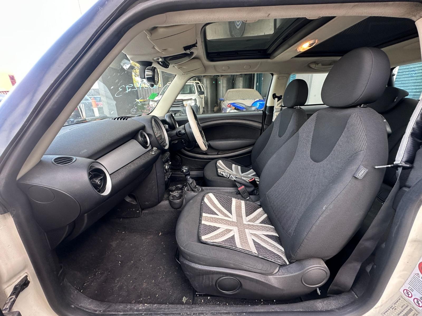 MINI COOPER 2007-2013 FRONT SEAT LH FRONT, R56, HATCH, CLOTH, 03/07-12/13