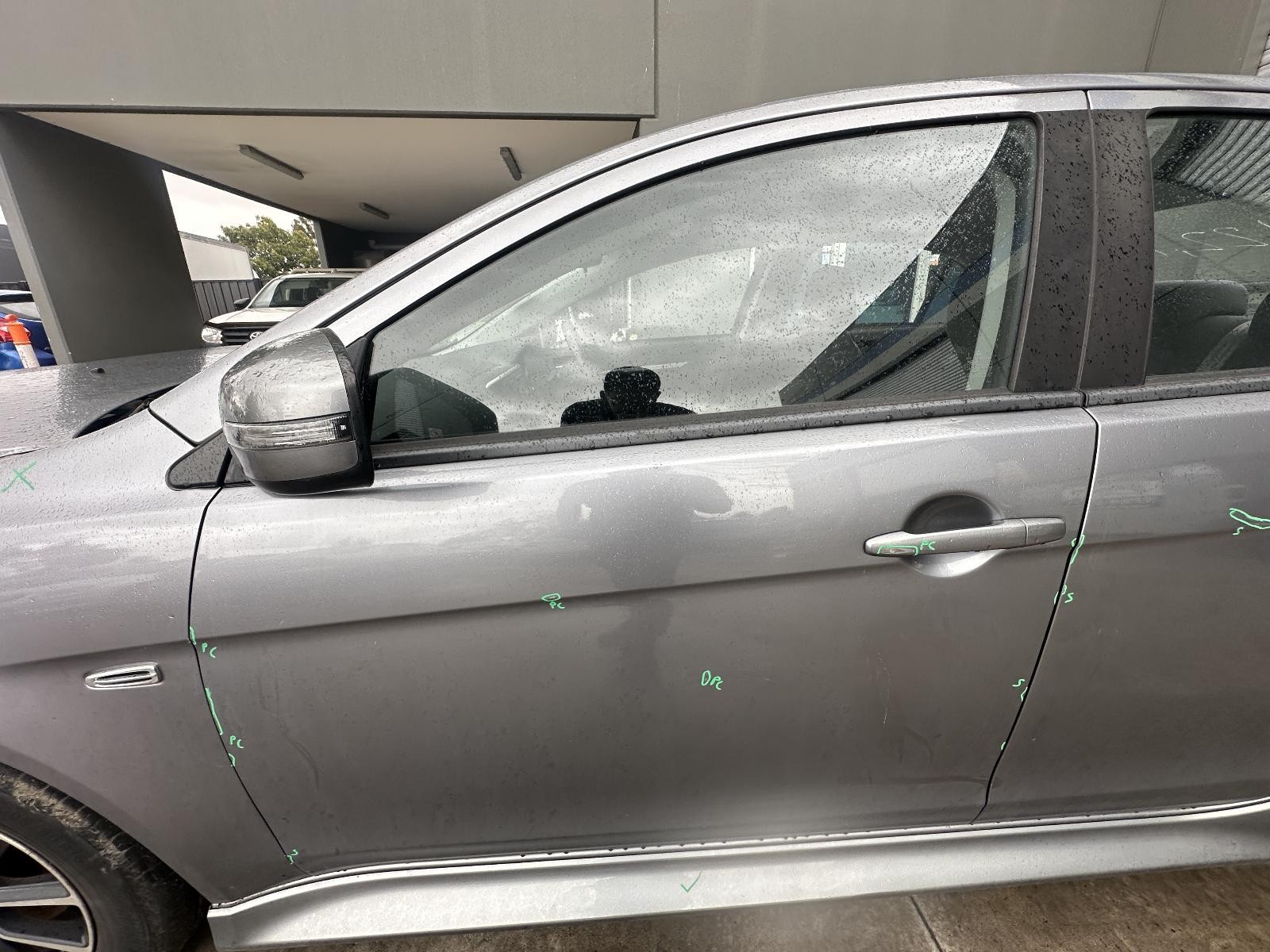 MITSUBISHI LANCER CF 11/2015-12/2017 LEFT FRONT DOOR WINDOW