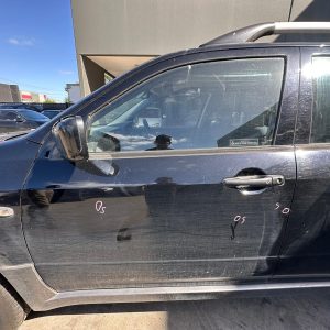 MITSUBISHI OUTLANDER ZE-ZF 12/2002-10/2006 LEFT FRONT DOOR WINDOW