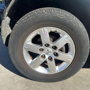 MITSUBISHI PAJERO NP 11/2002-09/2006 LEFT FRONT WHEEL ALLOY FACTORY 17IN