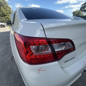 SUBARU LIBERTY 6TH GEN 08/2014-04/2021 LEFT SIDE REAR GARNISH BOOTLID LAMP