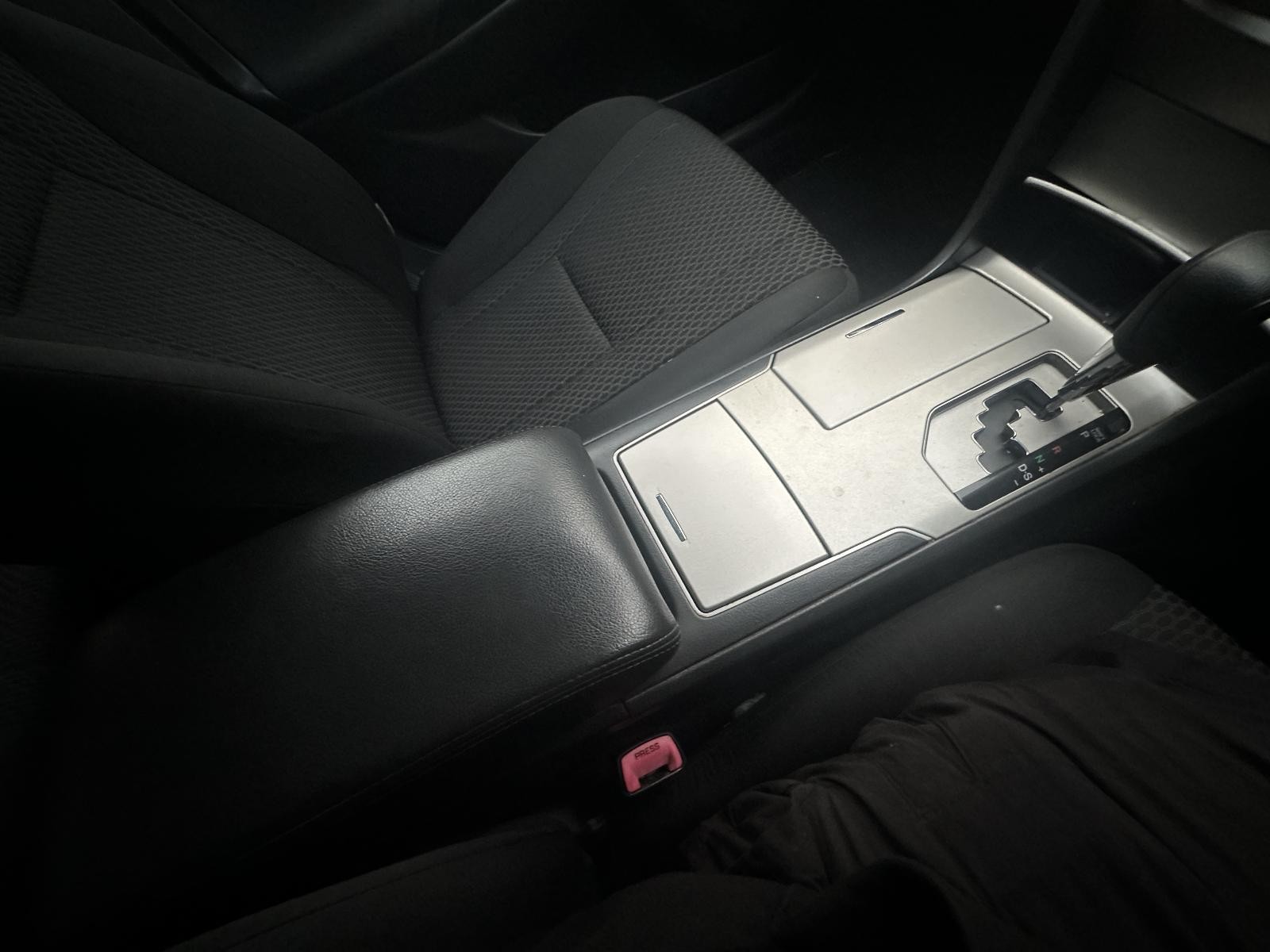 TOYOTA AURION GSV40R 10/2006-03/2012 CENTRE CONSOLE METALLIC FINISH TYPE
