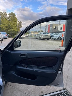 TOYOTA COROLLA AE112 10/1998-11/2001 RIGHT FRONT DOOR TRIM LEVIN HATCH