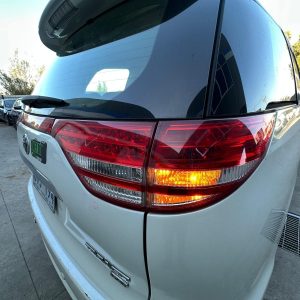 TOYOTA TARAGO 03/2006-12/2008 RIGHT SIDE REAR GARNISH TAILGATE LAMP 8158128221