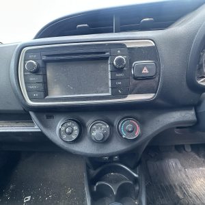 TOYOTA YARIS 08/11-01/20 SINGLE DISC CD PLAYER P/N ON FACE 100338 8614052190