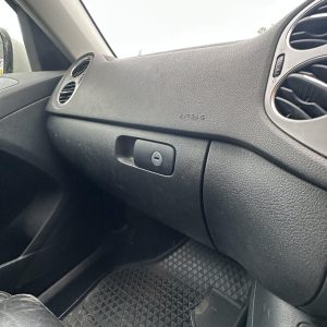 VOLKSWAGEN TIGUAN 5N 05/2008-09/2011 GLOVE BOX