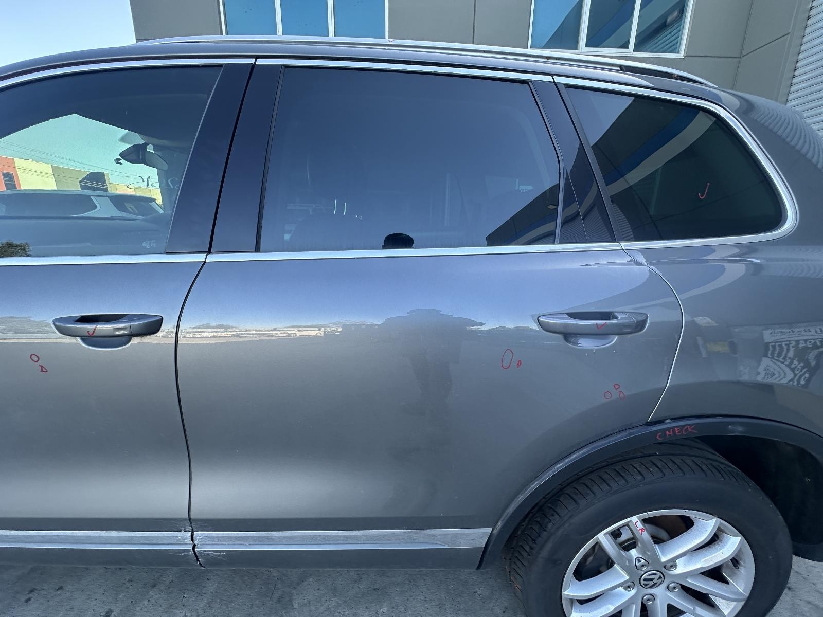 VOLKSWAGEN TOUAREG 7P 12/2010-04/2018 LEFT REAR DOOR SHELL