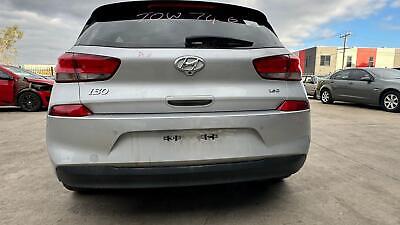 HYUNDAI I30 PD 03/2017-ON LEFT FRONT INNER DOOR HANDLE - Image 11