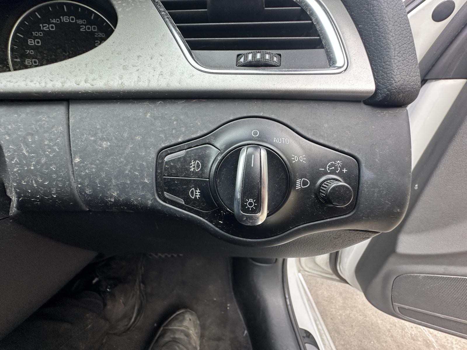 AUDI A4 B8 8K 02/2008-06/2012 HEADLAMP SWITCH