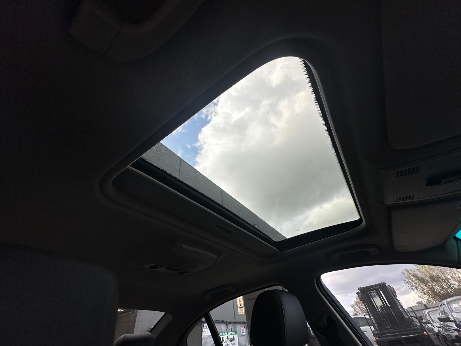 BMW 3 SERIES E90 03/2005-01/2012 ROOF GLASS/SUNROOF SEDAN