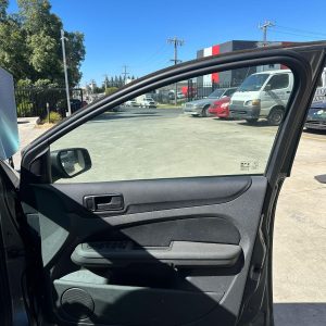 FORD FOCUS LS-LT 06/2005-04/2009 RIGHT FRONT DOOR TRIM LX/TDCi HATCH