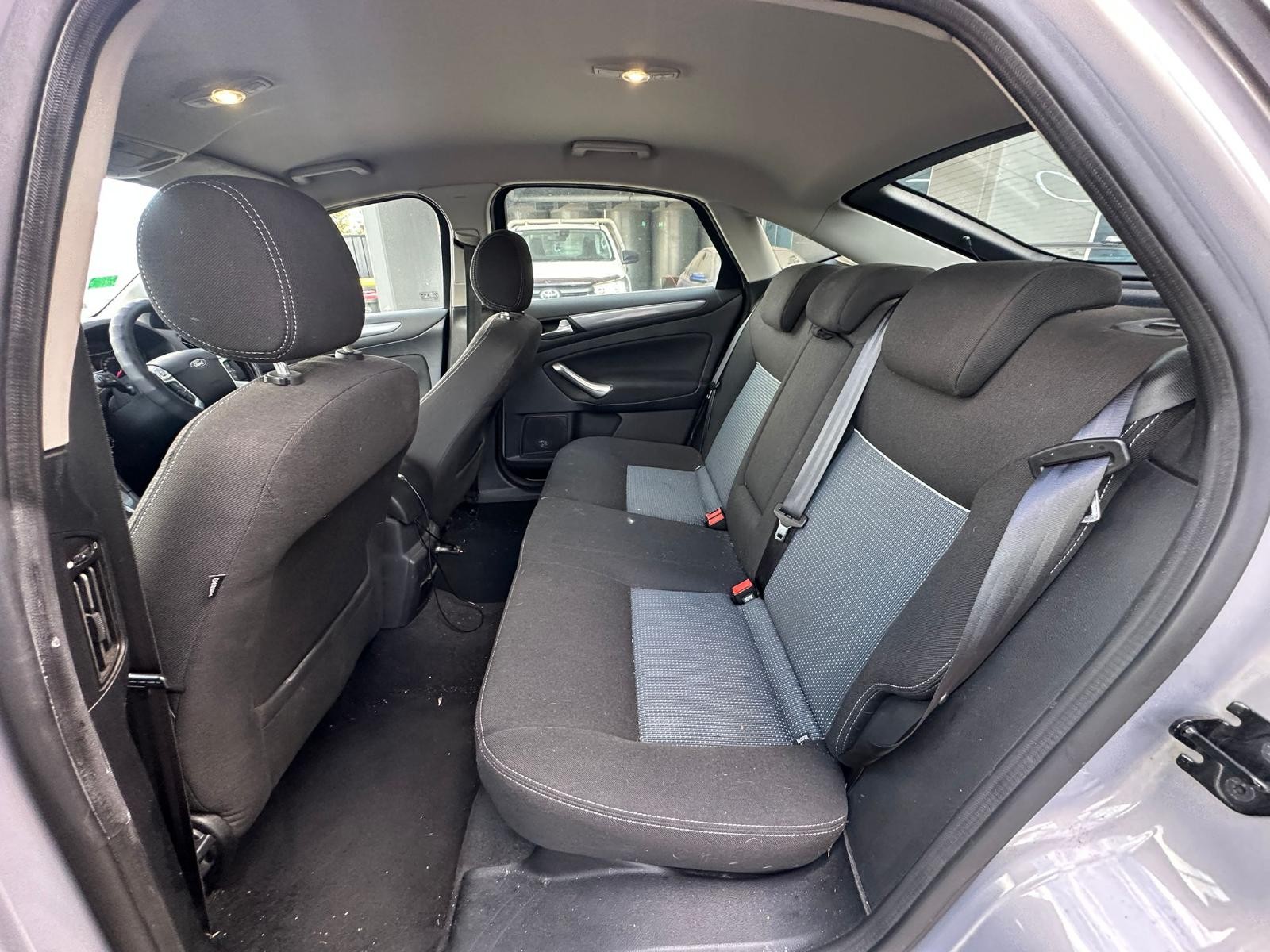 FORD MONDEO MB-MC 04/2010-12/2014 RIGHT REAR 2ND SEAT CLOTH