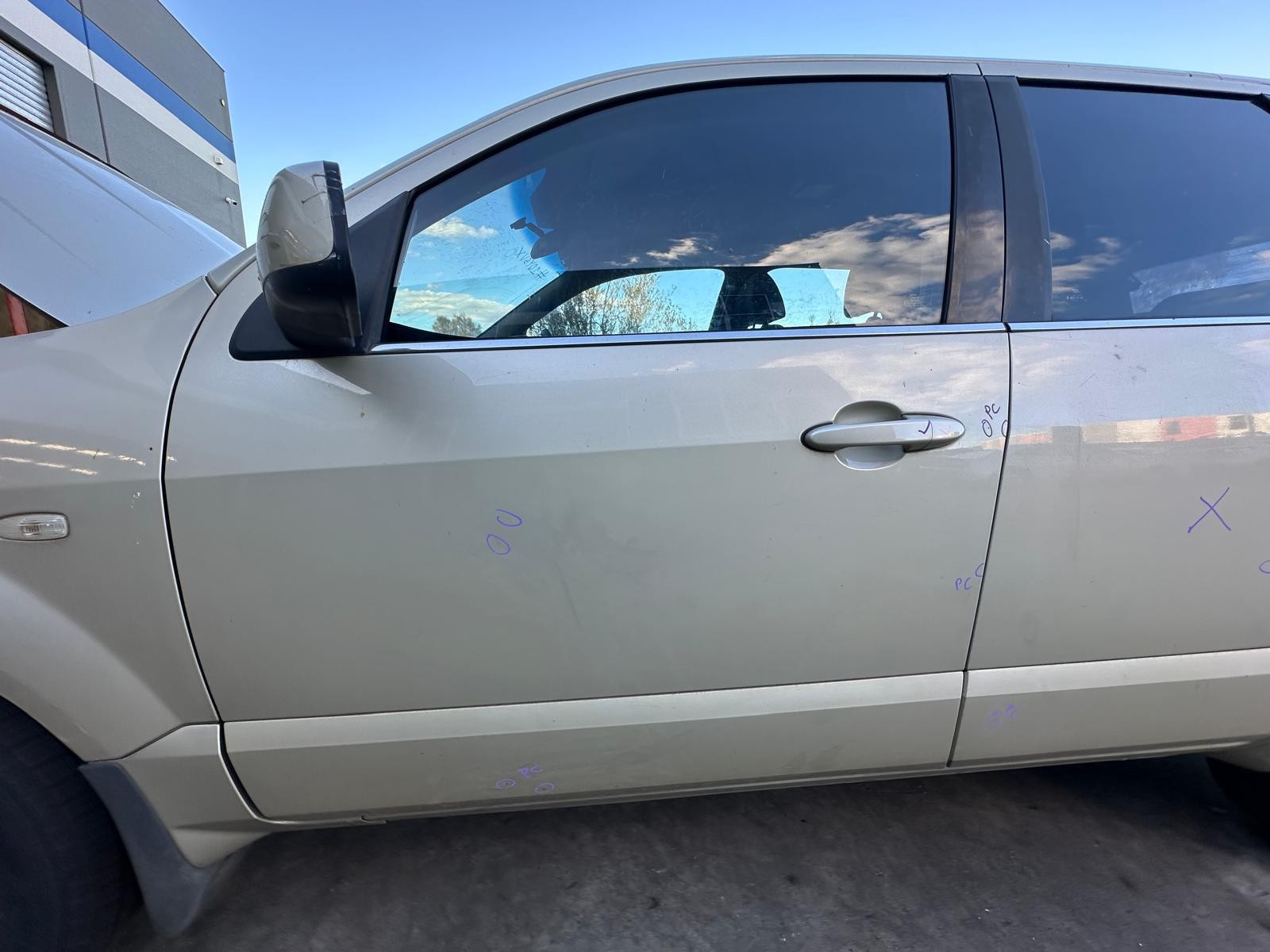 FORD TERRITORY SX-SZ 05/2004-12/2016 LEFT FRONT DOOR WINDOW
