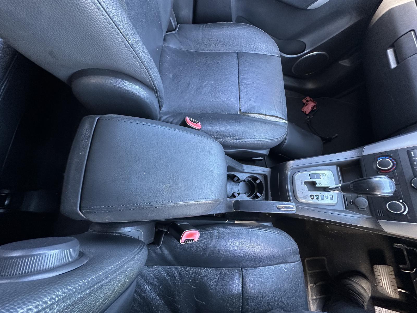 HOLDEN CAPTIVA CG 09/2006-02/2011 CONSOLE LEATHER ARMREST TYPE