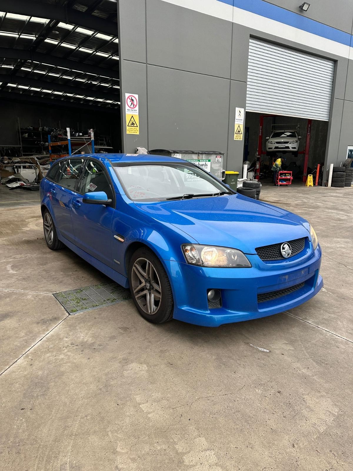 HOLDEN COMMODORE VE 07/2006-05/2013 RIGHT FRONT DOOR WINDOW SEDAN/WAGON/UTE - Image 3