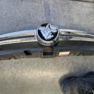 HOLDEN COMMODORE VE 08/2006-08/2010 RADIATOR GRILLE CHROME BERLINA/LUMINA SEDAN
