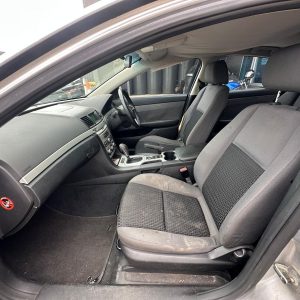 HOLDEN COMMODORE VE S1 08/2006-08/2010 LEFT FRONT SEAT CLOTH METRO OMEGA/BERLINA