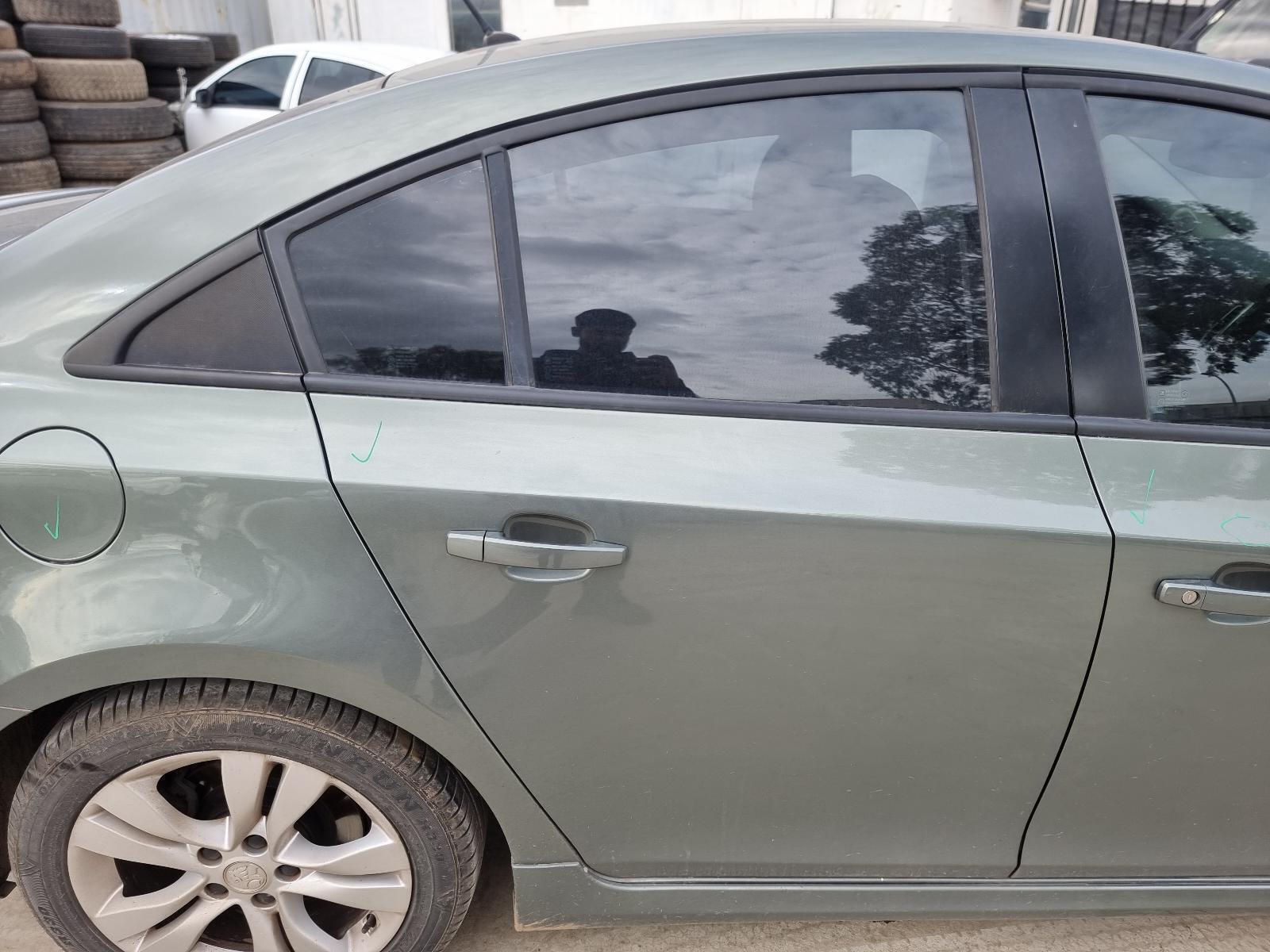 HOLDEN CRUZE JG-JH 03/2009-01/2017 RIGHT FRONT DOOR WINDOW - Image 10