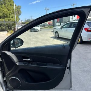 HOLDEN CRUZE JG-JH 03/2009-01/2017 RIGHT FRONT INNER DOOR HANDLE