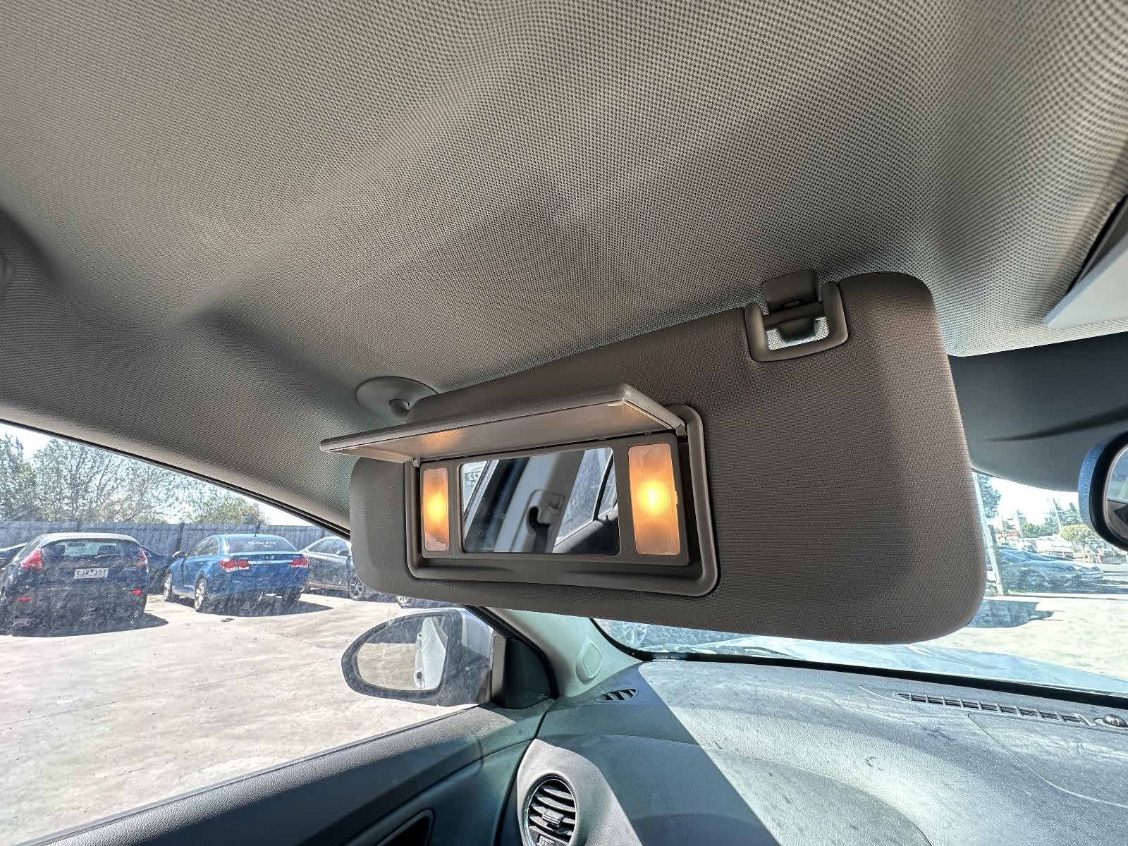 HOLDEN CRUZE JH 03/2011-01/2017 LEFT SIDE SUN VISOR WITH LIGHT TYPE