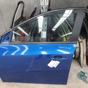 HOLDEN CRUZE LEFT FRONT DOOR JG, 03/09-02/11 09 10 11
