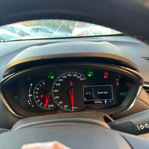 HOLDEN TRAX TJ SERIES 10/2016-12/2020 INSTRUMENT CLUSTER AUTO T/M 94319KM