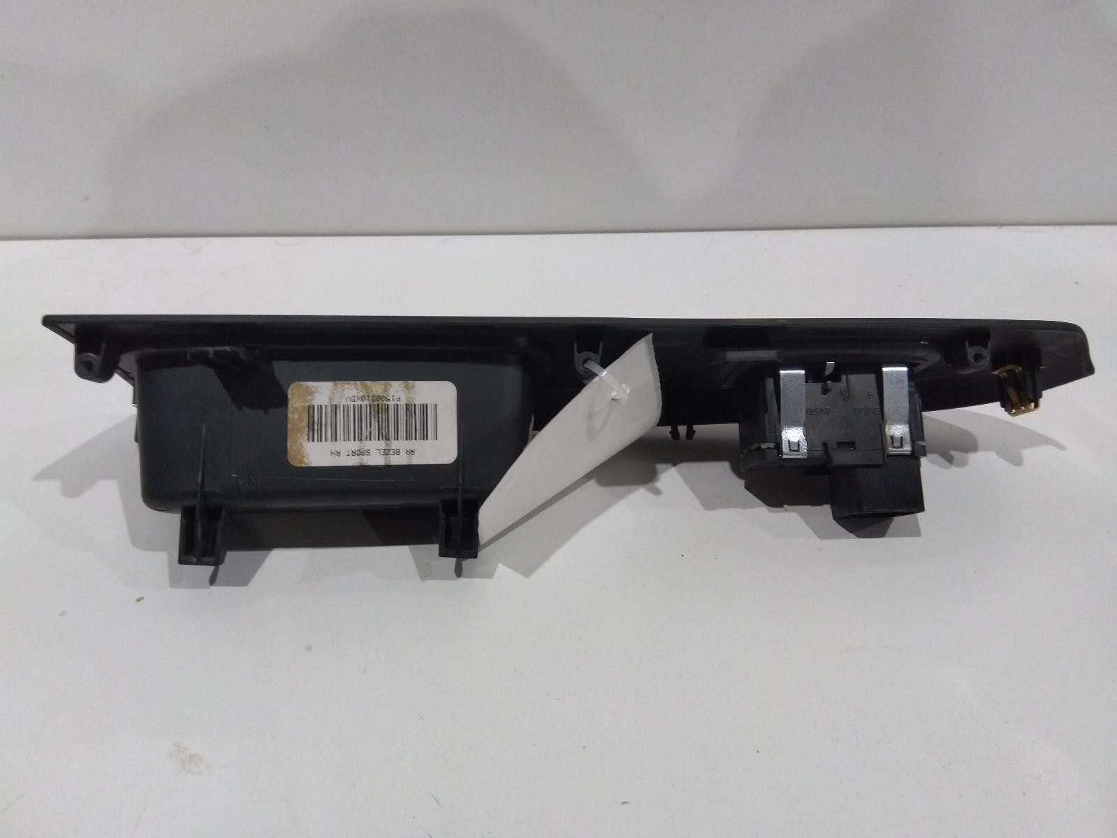 JEEP CHEROKEE KK 09/2009-10/2012 RIGHT REAR POWER WINDOW SWITCH - Image 3