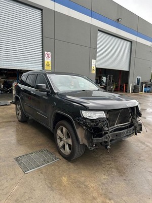 JEEP GRANDCHEROKEE WK 04/2011-02/2022 FRONT COURTESY LIGHT WITH SUNGLASS HOLDER - Image 3