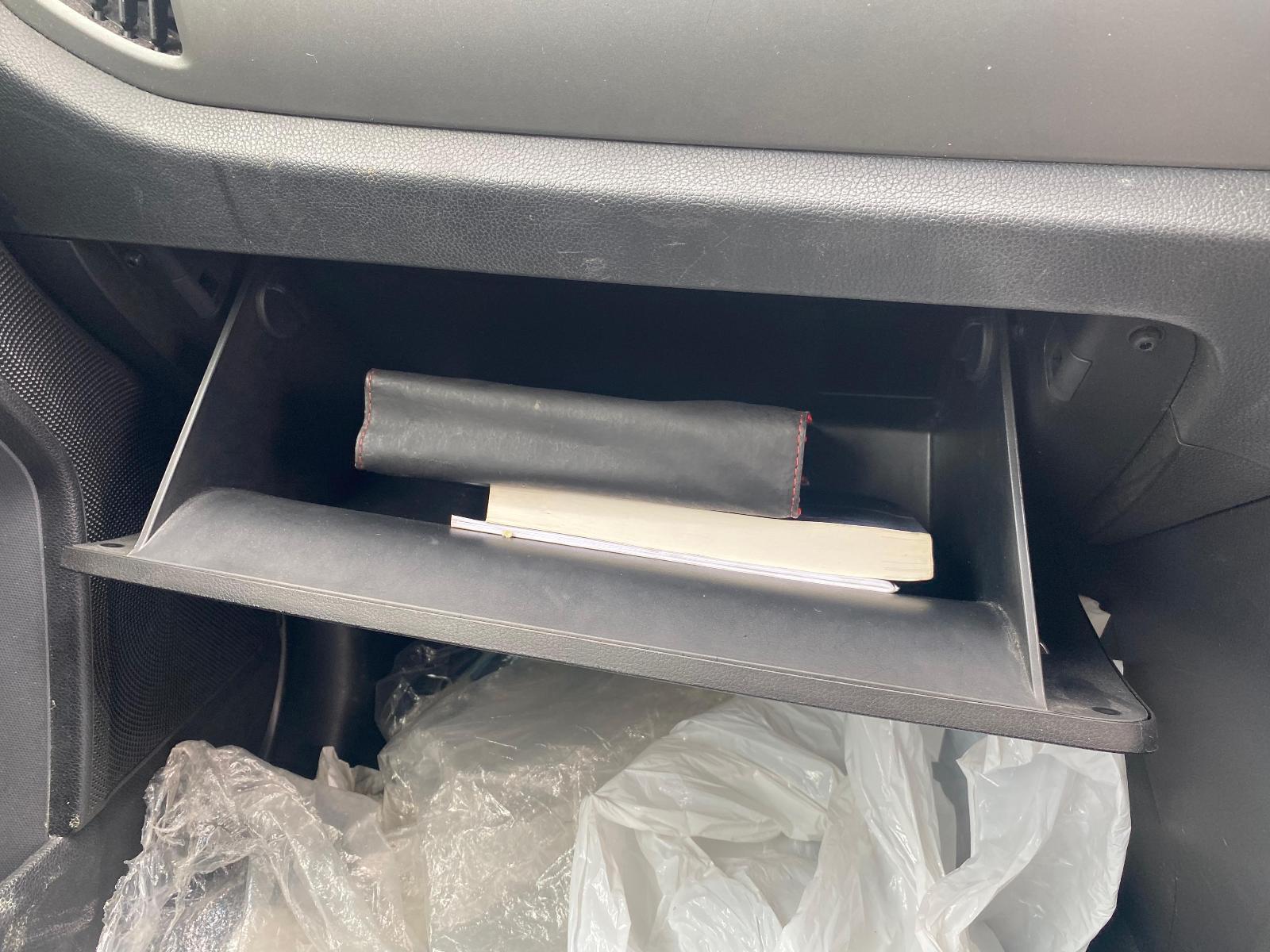 KIA SPORTAGE SL 07/201010/2015 GLOVE BOX MMM Auto Centre