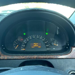 MERCEDES VIANO 639 07/2005-12/2009 INSTRUMENT CLUSTER 303734KM P/N A6394461221