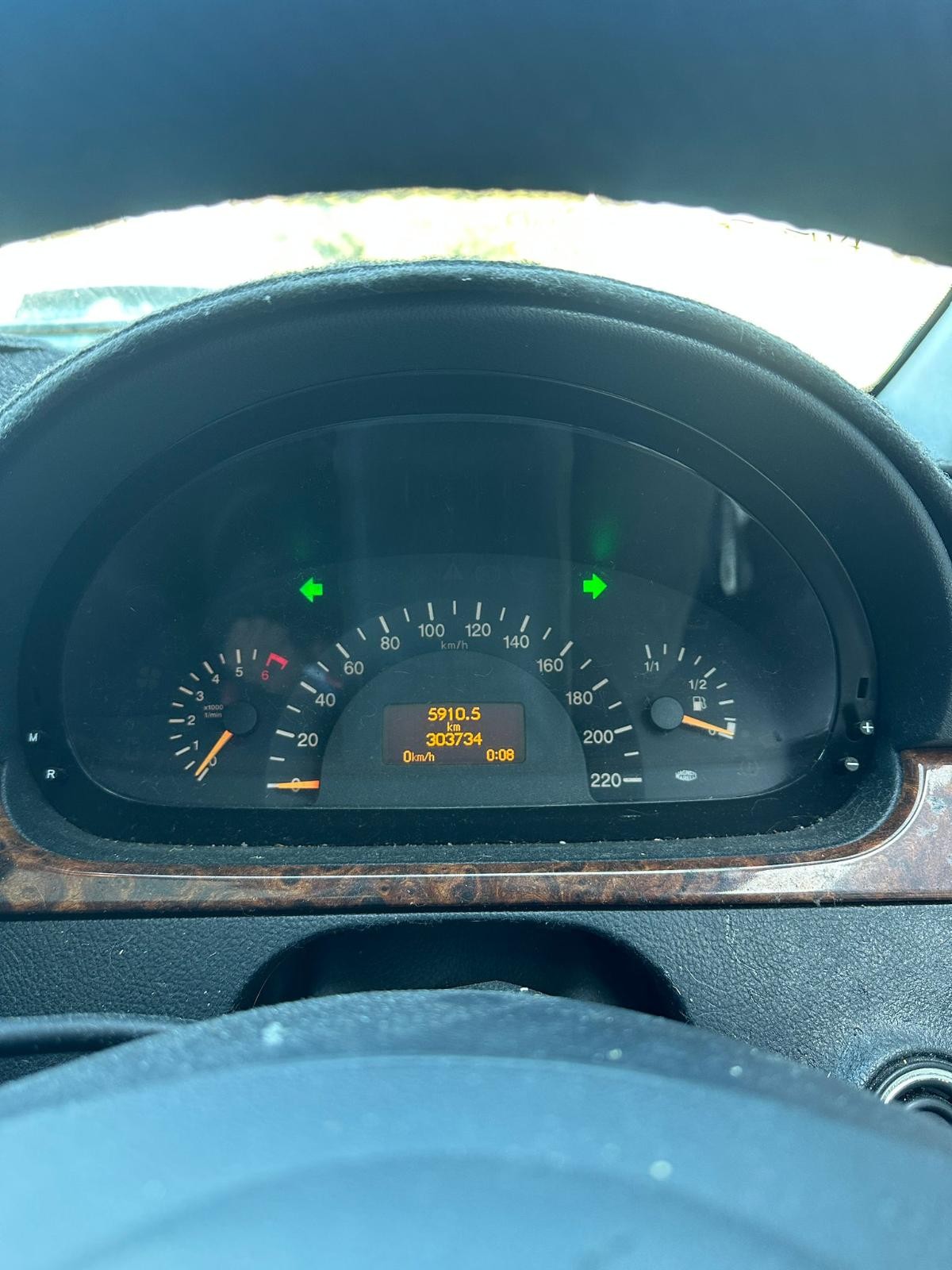 MERCEDES VIANO 639 07/2005-12/2009 INSTRUMENT CLUSTER 303734KM P/N A6394461221
