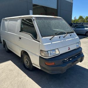 MITSUBISHI L300 1986-2013 LEFT FRONT DOOR WINDOW SF-SK, 10/86-12/13