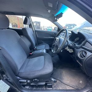 MITSUBISHI OUTLANDER ZE-ZF 12/2002-10/2006 RIGHT FRONT SEAT CLOTH