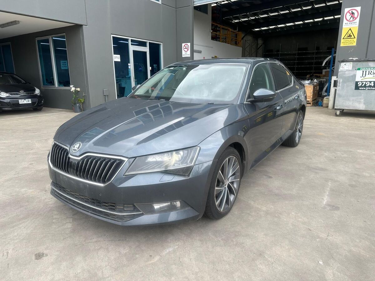 SKODA SUPERB NP 03/2016-2023 ELECTRIC PARK SWITCH - Image 4