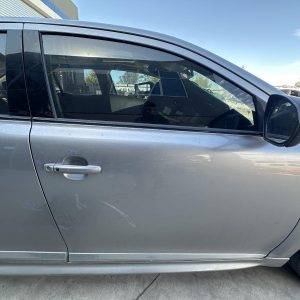 SUZUKI KIZASHI FR 12/2009-01/2017 RIGHT FRONT DOOR SHELL WITH MOULD TYPE