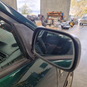 TOYOTA COROLLA 03/2003-08/2004 HATCHBACK RIGHT DOOR MIRROR ZZE122 , POWER