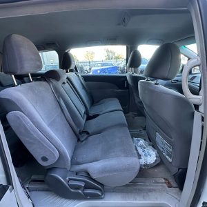 TOYOTA TARAGO 03/2006-03/2012 RIGHT REAR MIDDLE SEAT BELT STALK ONLY GREY