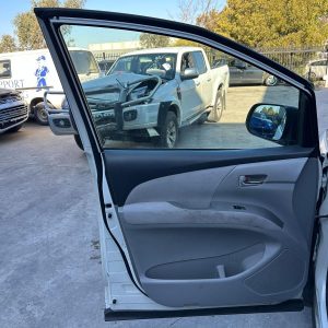 TOYOTA TARAGO XR50 03/2006-06/2020 LEFT FRONT INNER DOOR HANDLE
