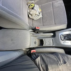 VOLKSWAGEN JETTA 1KM 02/2006-07/2011 CONSOLE LID