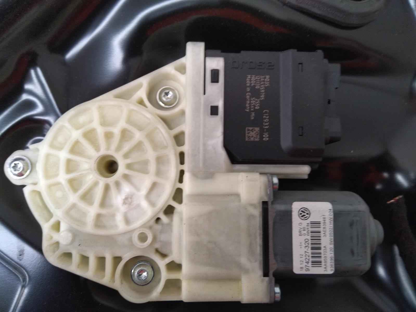 VOLKSWAGEN PASSAT 3C/MK6 B7 09/10-05/15 LEFT REAR WINDOW REG/MOTOR N3AE839461C - Image 4