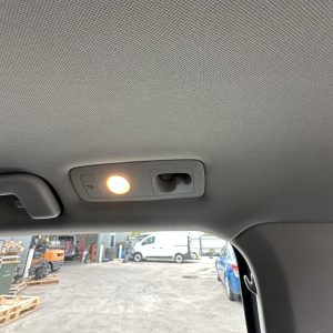 VOLKSWAGEN TOUAREG 7P 12/2010-04/2018 CENTRE LEFT FRONT COURTESY LIGHT