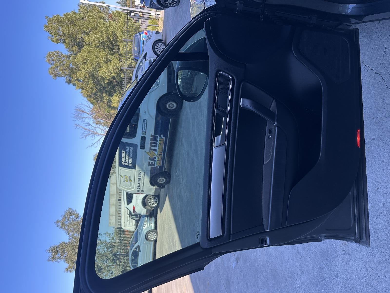 VOLKSWAGEN TOUAREG 7P 12/2010-04/2018 LEFT FRONT INNER DOOR HANDLE