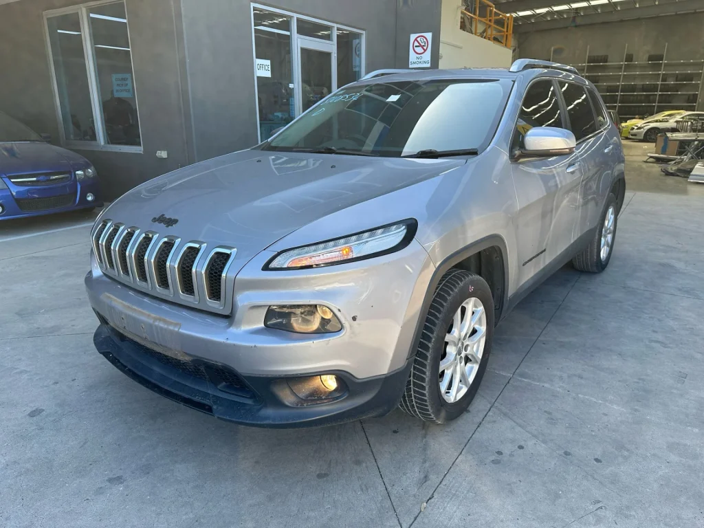 Jeep Cherokee 2014 Silver Auto Petrol